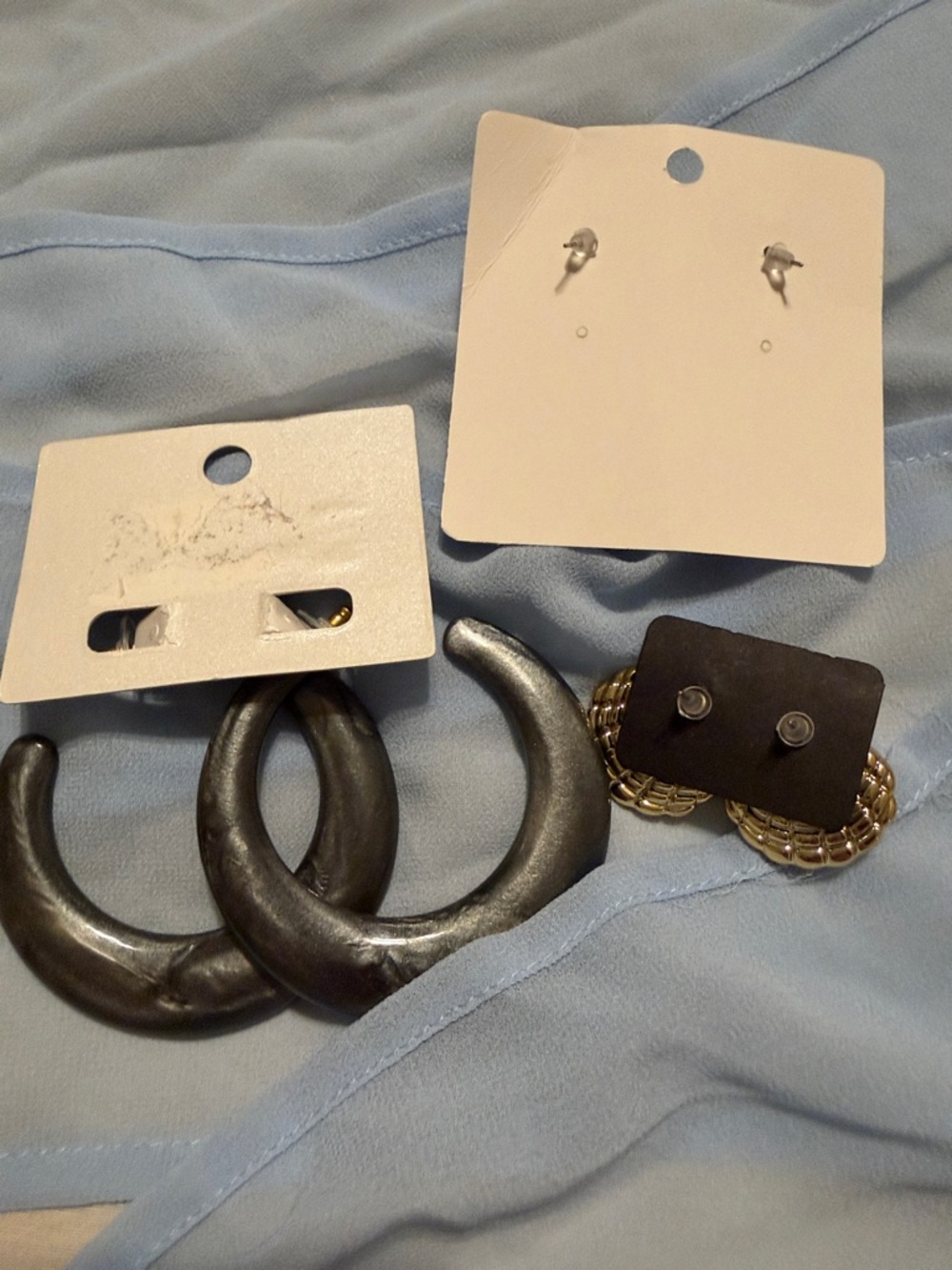 New Earrings Set Hoop Shell Goldtone - Picture 7 of 11